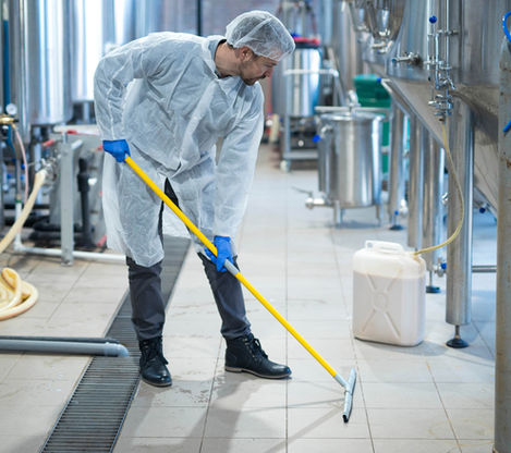 Limpieza especializada en fábricas y almacenes